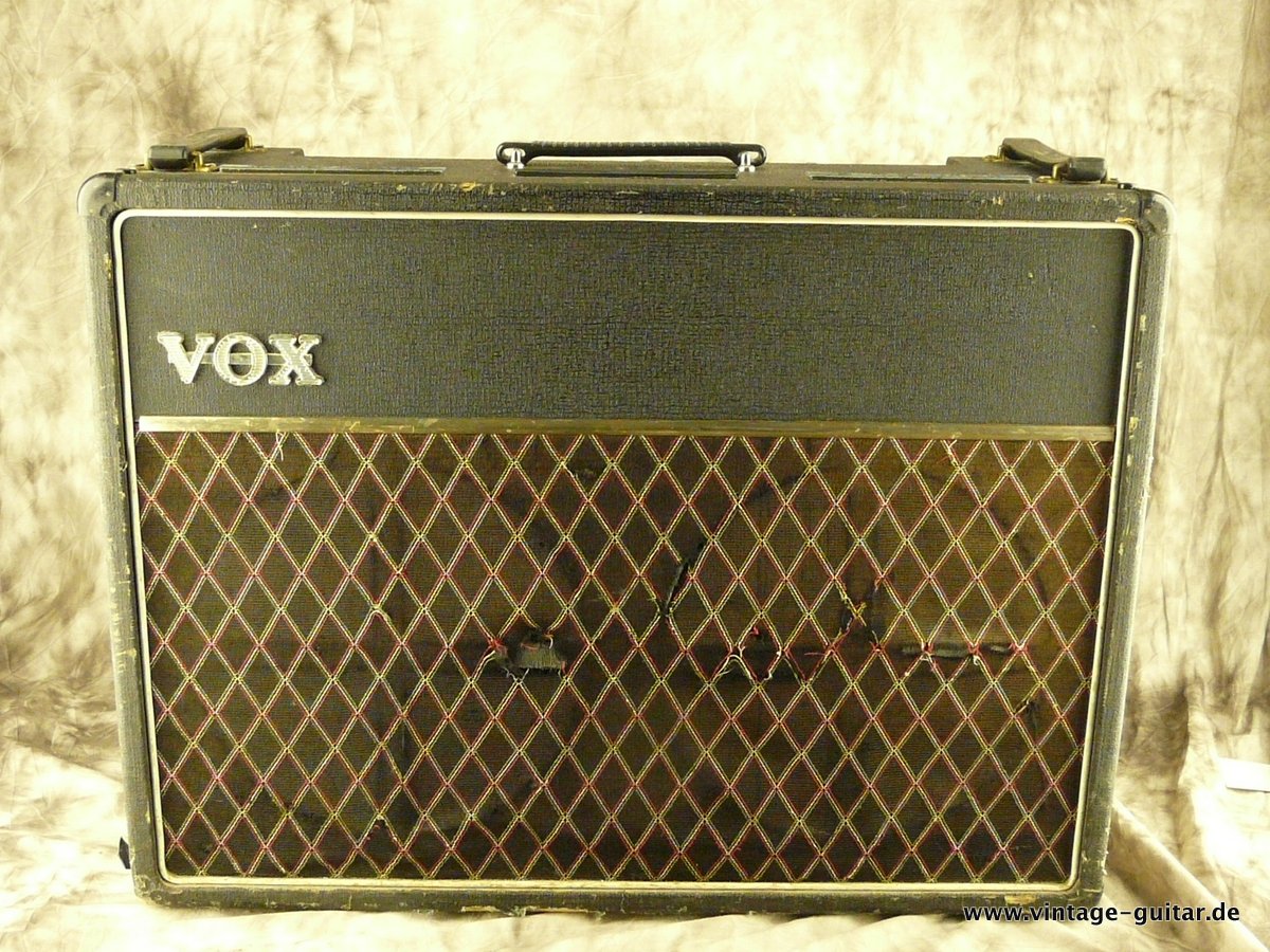VOX-AC-30-Top-Boost-1965-Silver-bulldogs-001.JPG