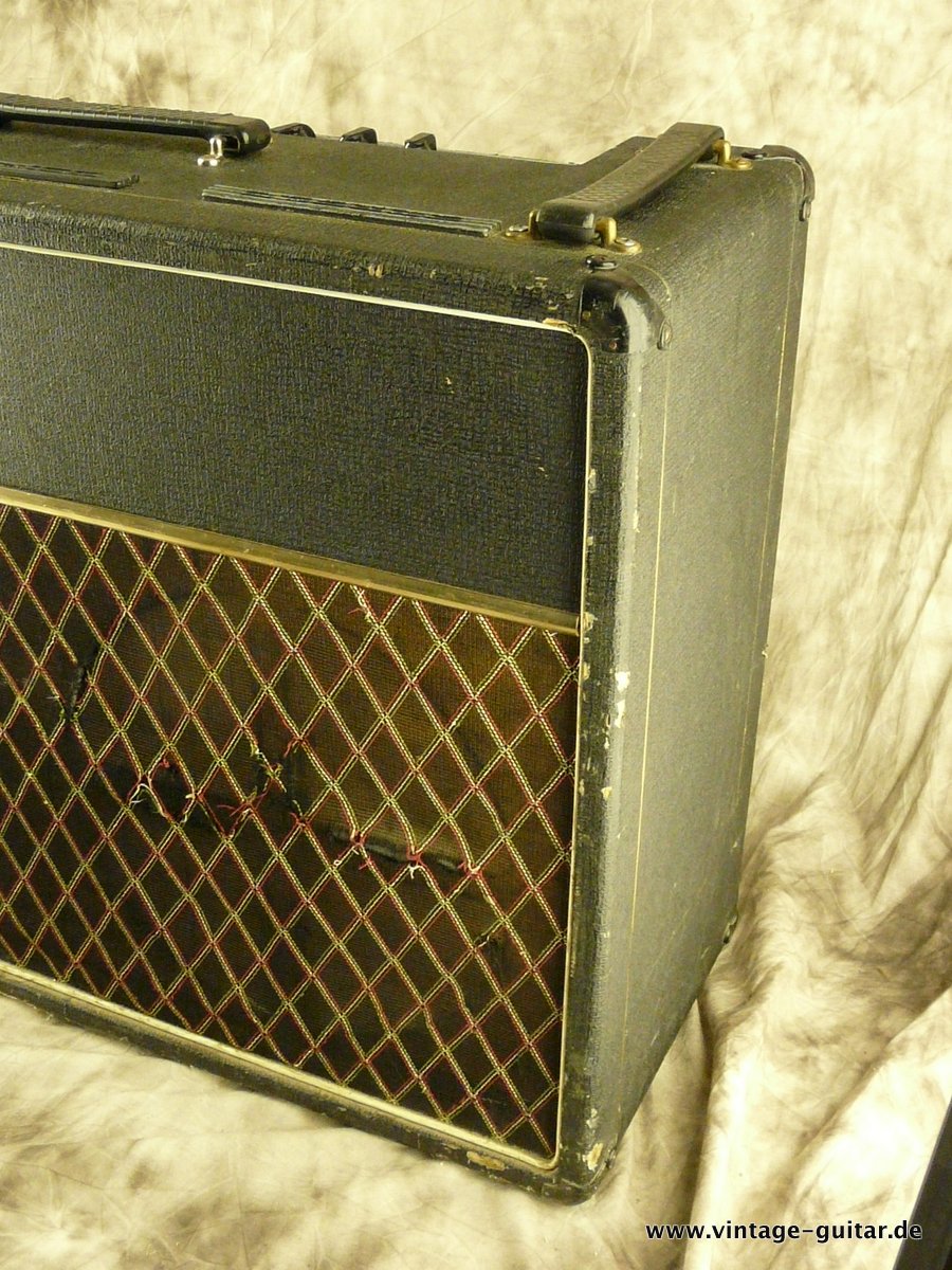 VOX-AC-30-Top-Boost-1965-Silver-bulldogs-003.JPG