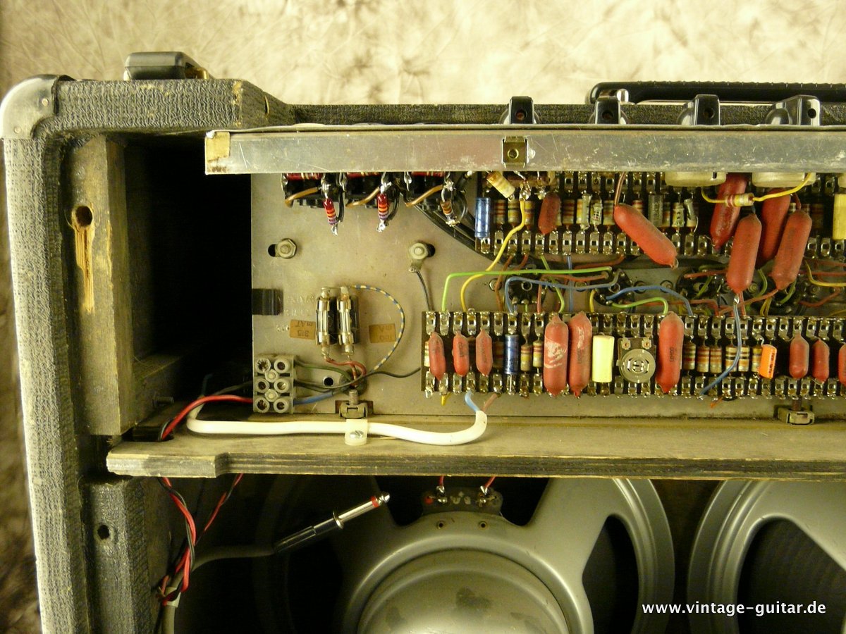 VOX-AC-30-Top-Boost-1965-Silver-bulldogs-008.JPG