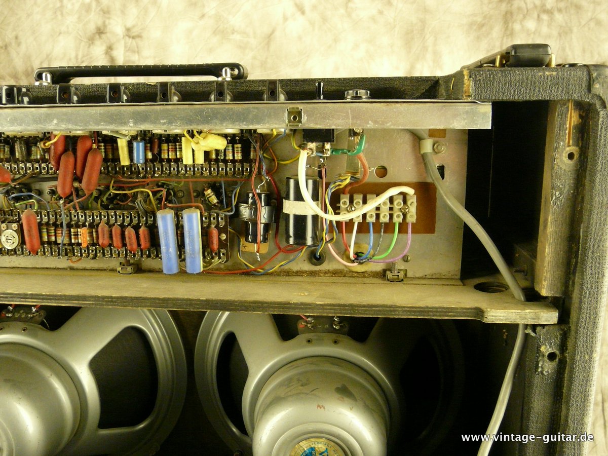 VOX-AC-30-Top-Boost-1965-Silver-bulldogs-009.JPG