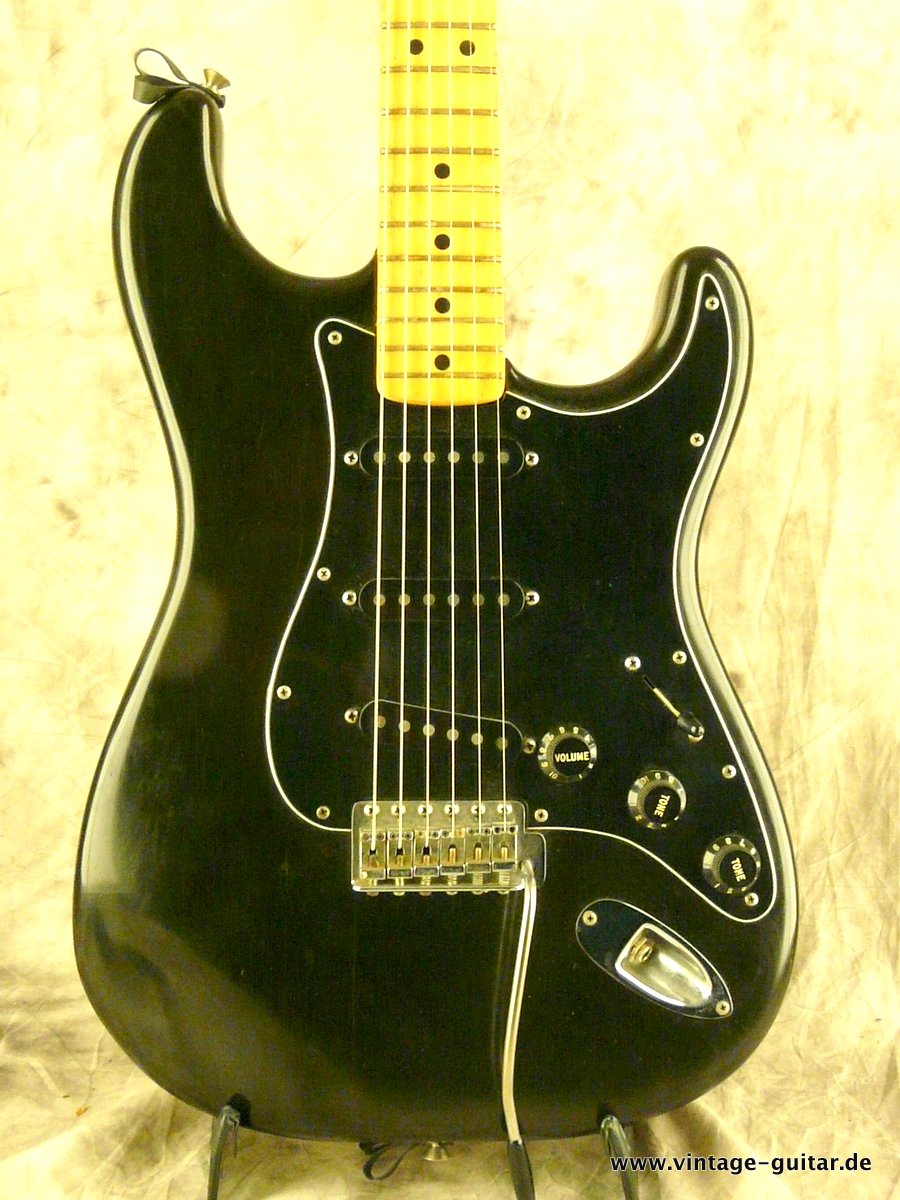 Fender-Stratocaster-1979-black-003.JPG