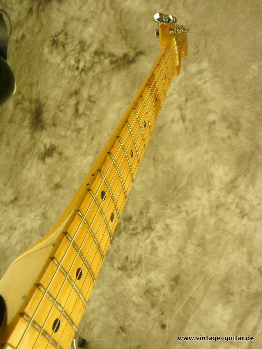 Fender-Stratocaster-1979-black-008.JPG