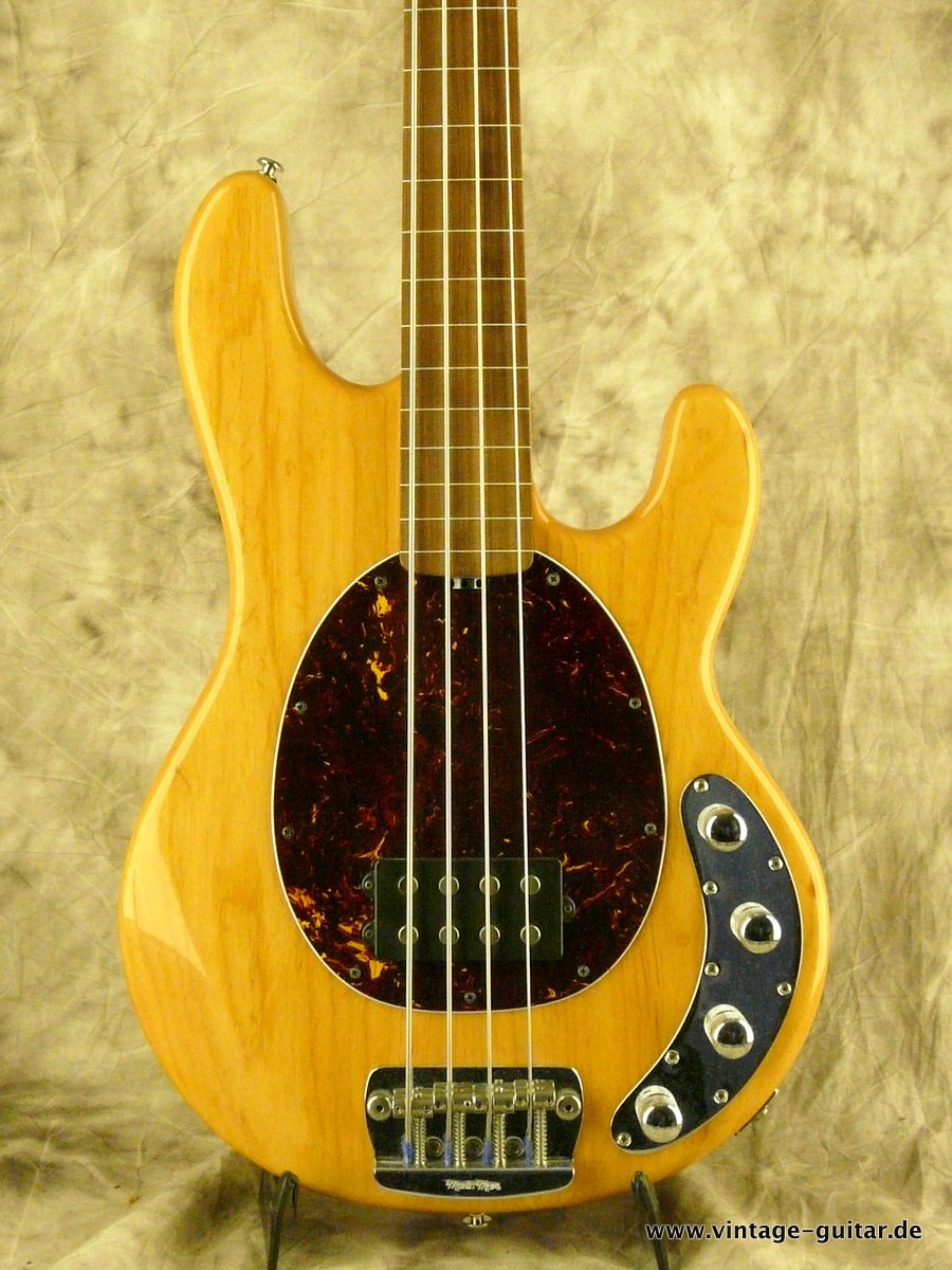 Musicman-Stingray-Bass-fretless-002.JPG