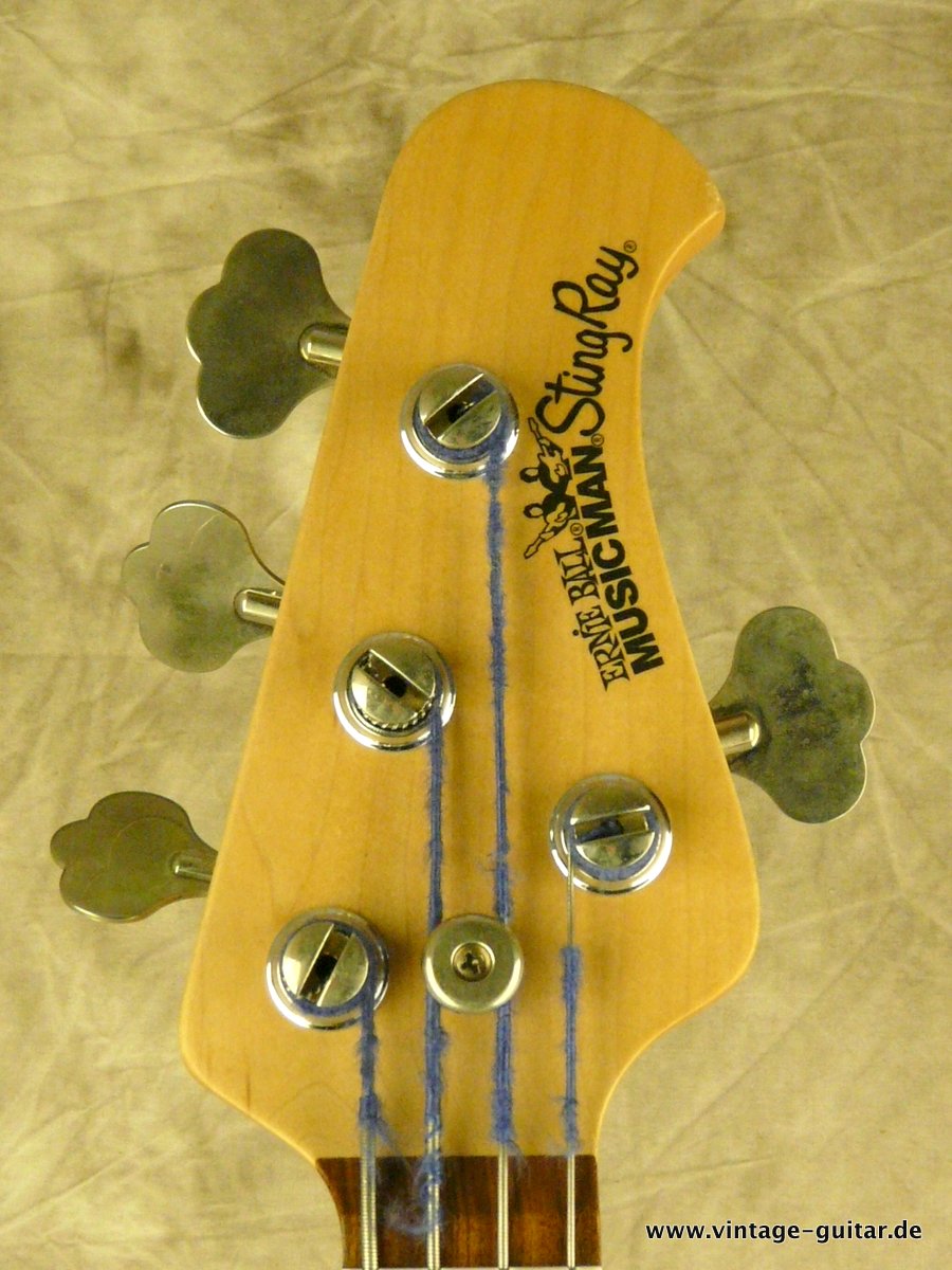 Musicman-Stingray-Bass-fretless-003.JPG