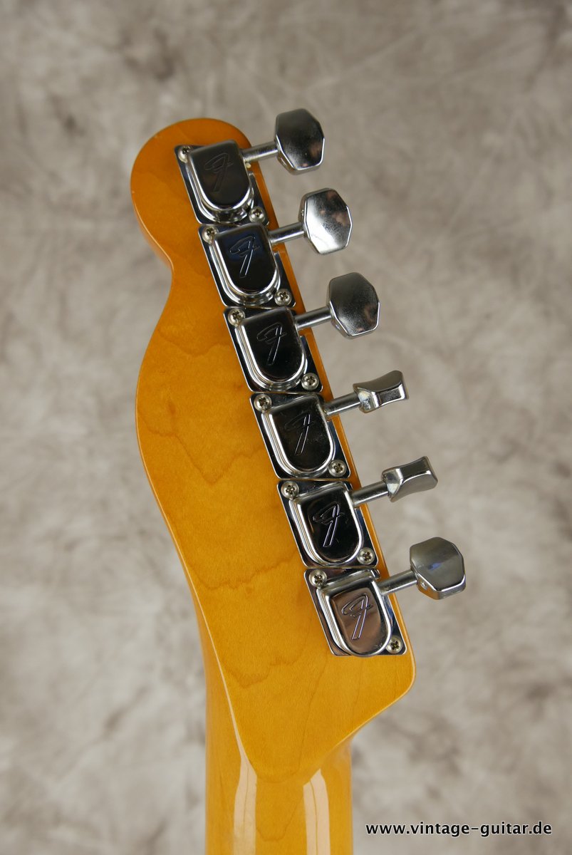 Fender-Telecaster-72-Thinline-Reissue-2012-American-Vintage-010.JPG