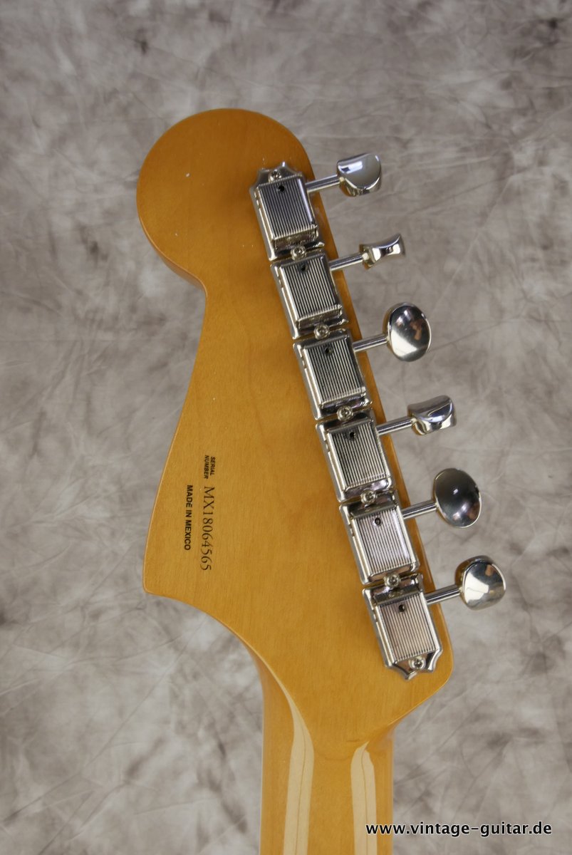 Fender-Jazzmaster-60th-Anniversary-black-010.JPG