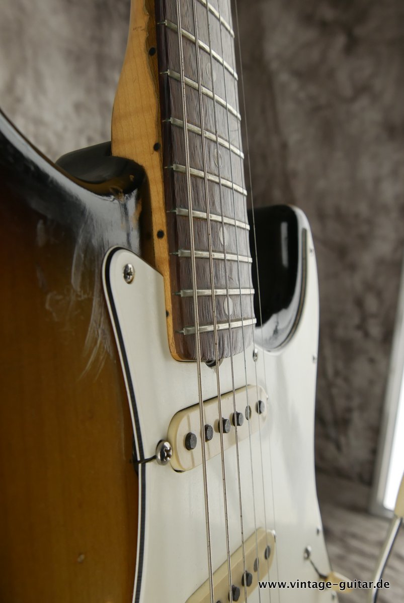 Fender-Stratocaster-1970-sunburst-4-hole-015.JPG