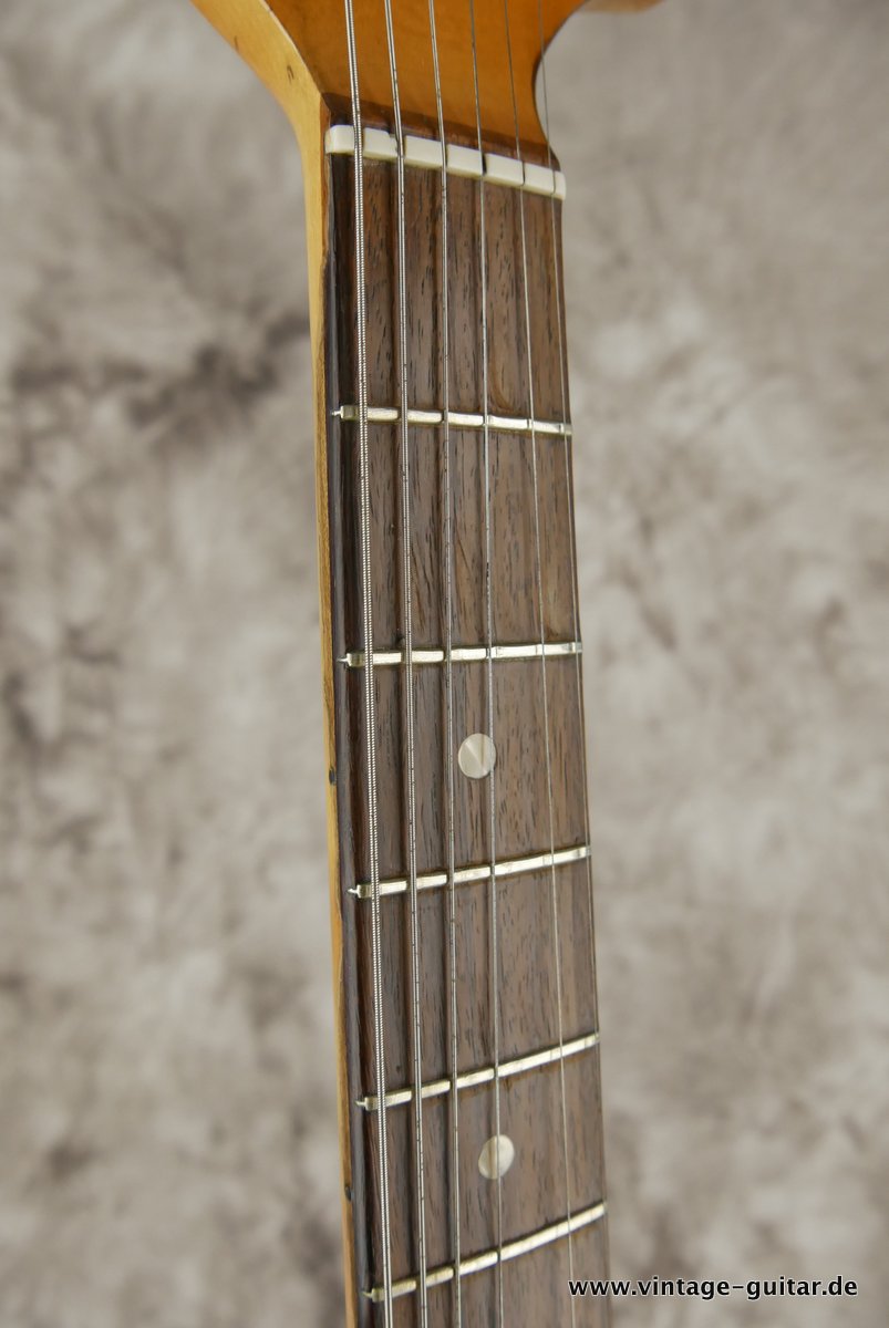 Fender-Stratocaster-1970-sunburst-4-hole-016.JPG