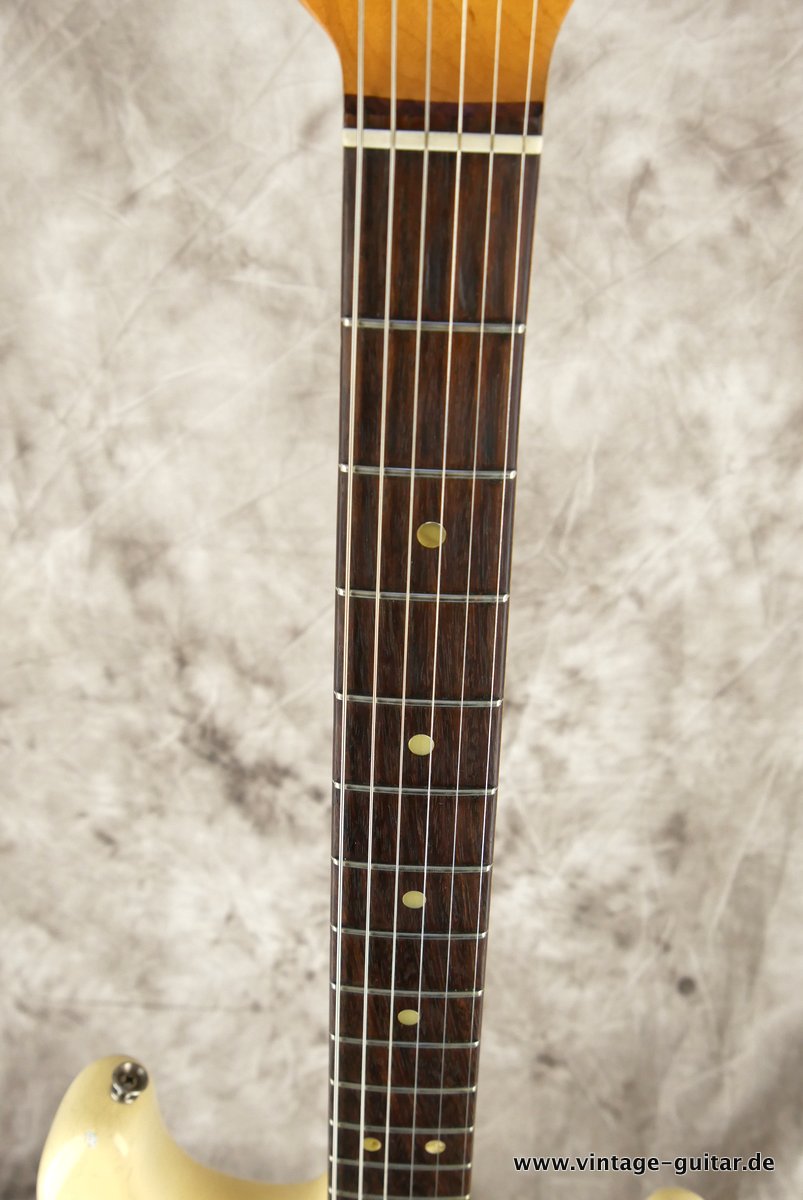 Fender-Stratocaster-1971-olympic-white-4-hole-011.JPG
