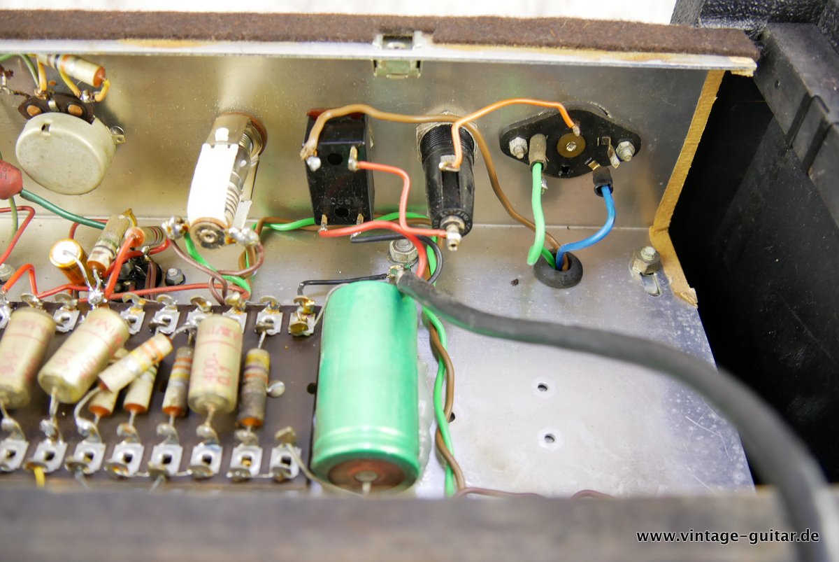 Vox-AC-100-V4141-Beatle-Cabinet-1965-016.JPG