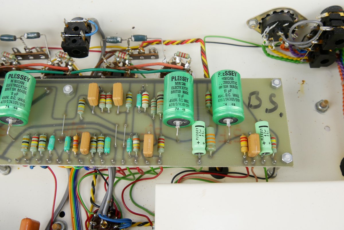 Matamp-GT-100-1975-top-and-cabinet-015.JPG
