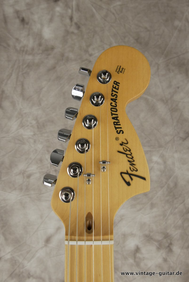 Fender-Stratocaster-Nitro-Satin-2014-005.JPG