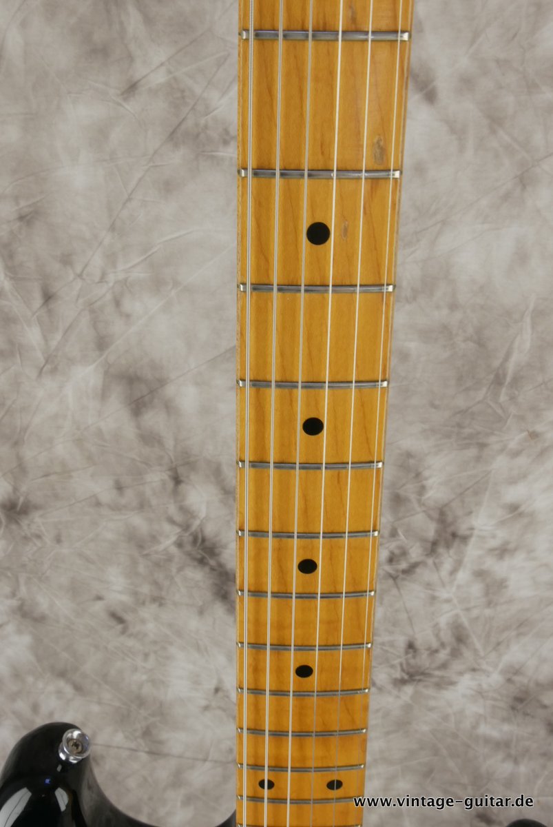 Squier-Stratocaster-1983-sunburst-Japan-011.JPG