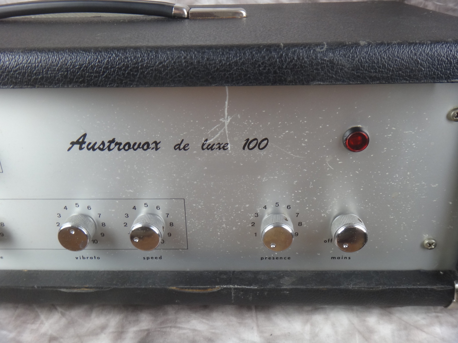 Austrovox-Deluxe-100-004.JPG