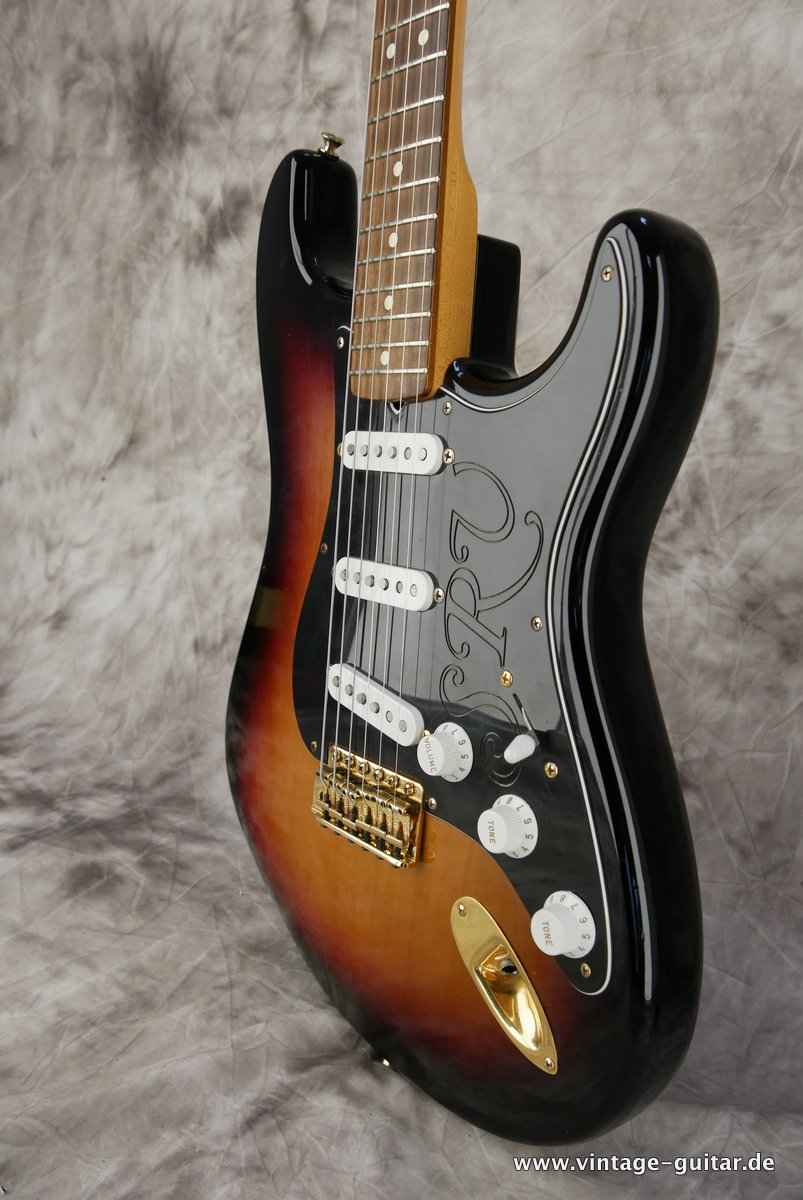 Fender-Stratocaster-Stevie-Ray-Vaughan-006.JPG