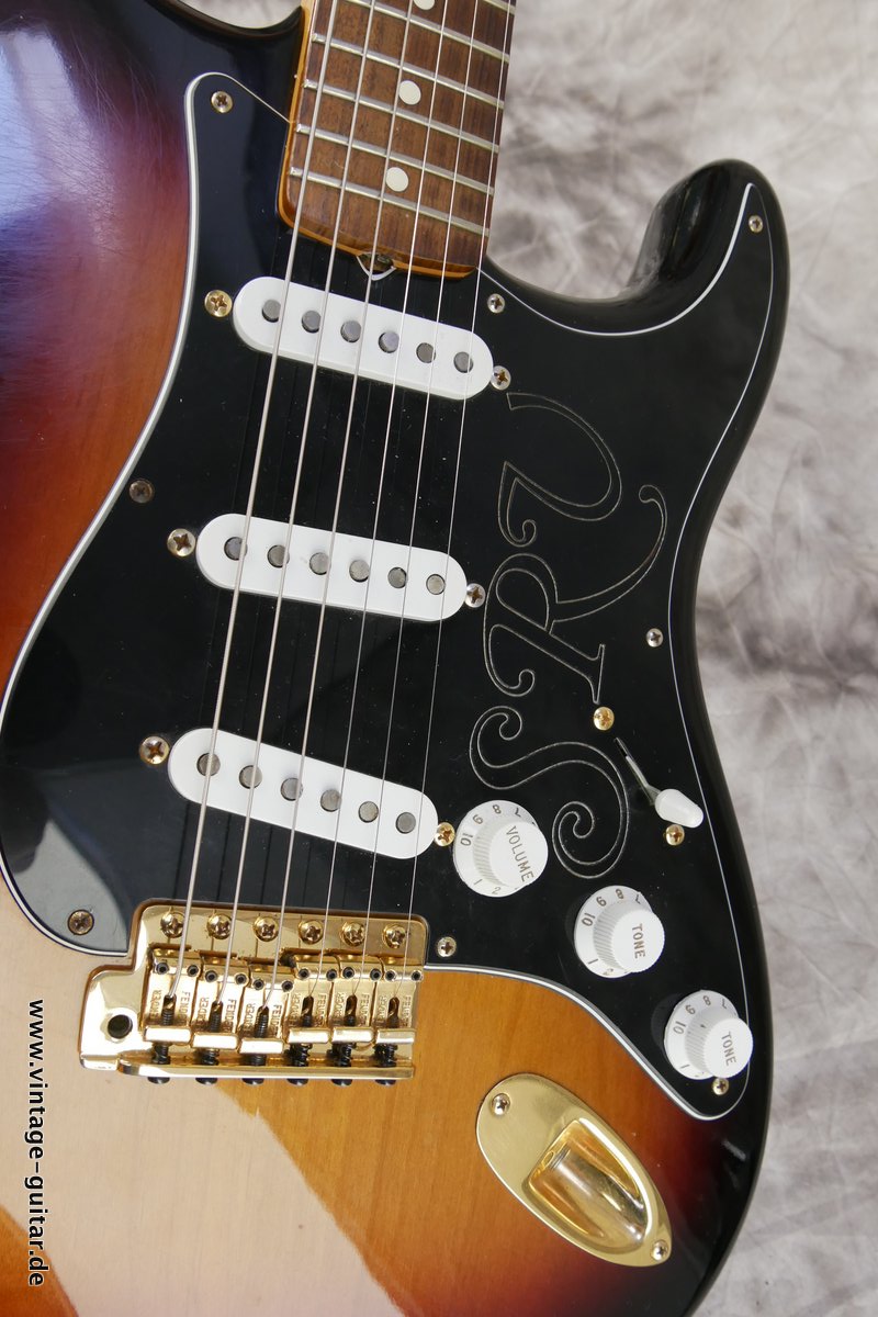 Fender-Stratocaster-Stevie-Ray-Vaughan-013.JPG