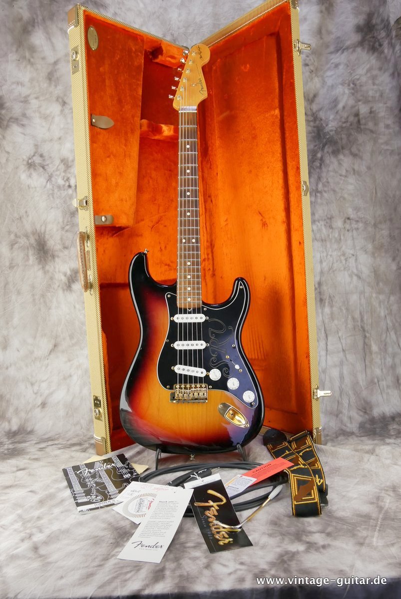Fender-Stratocaster-Stevie-Ray-Vaughan-015.JPG