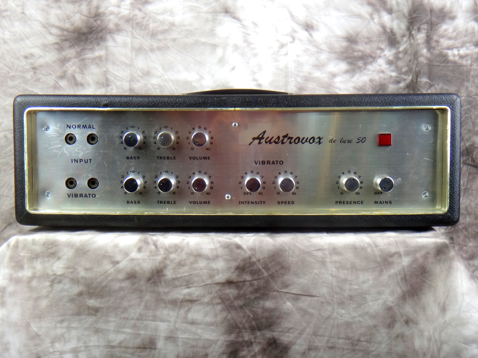 Austrovox-Deluxe-50-001.JPG