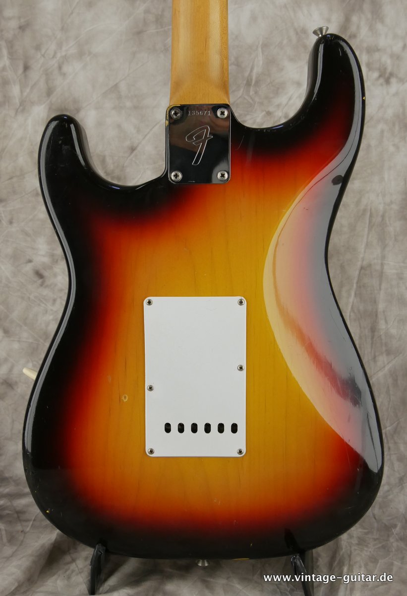 Fender-Stratocaster-1966-sunburst-004.JPG