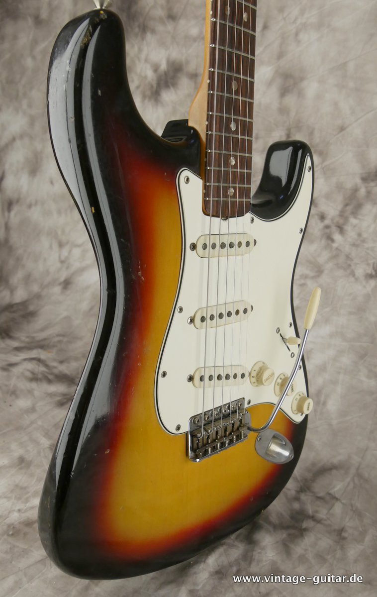 Fender-Stratocaster-1966-sunburst-005.JPG