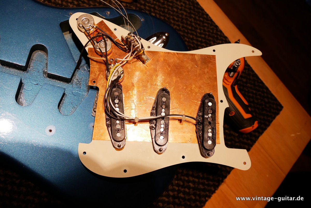 Fender-Richie-Sambora-2000-lake-placid-blue-011.JPG