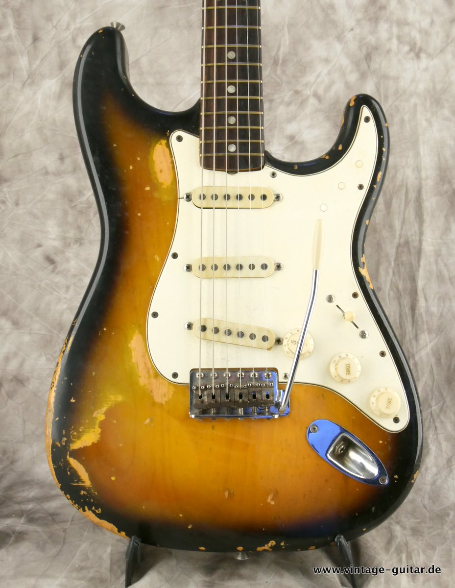 Fender-Stratocaster-1967-sunburst-002.JPG