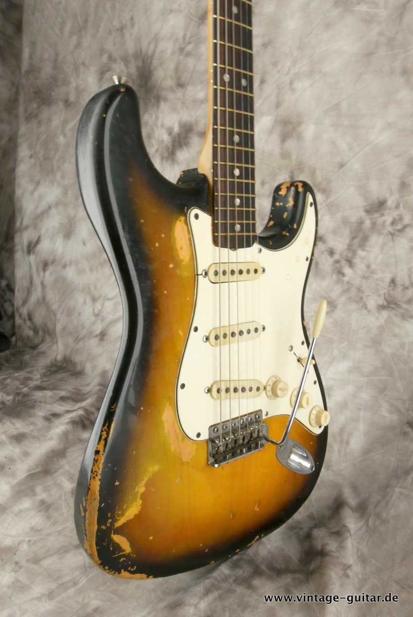 Fender-Stratocaster-1967-sunburst-005.JPG