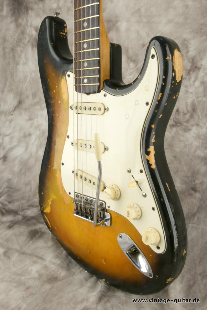 Fender-Stratocaster-1967-sunburst-006.JPG