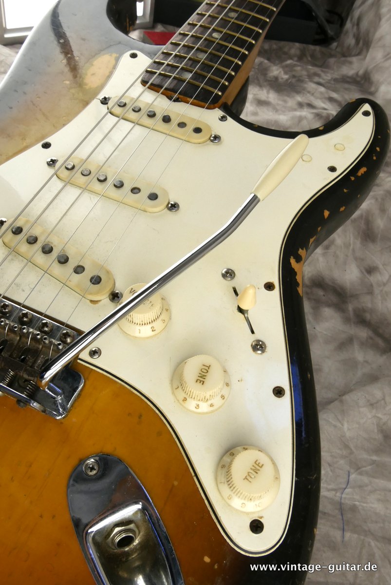 Fender-Stratocaster-1967-sunburst-013.JPG