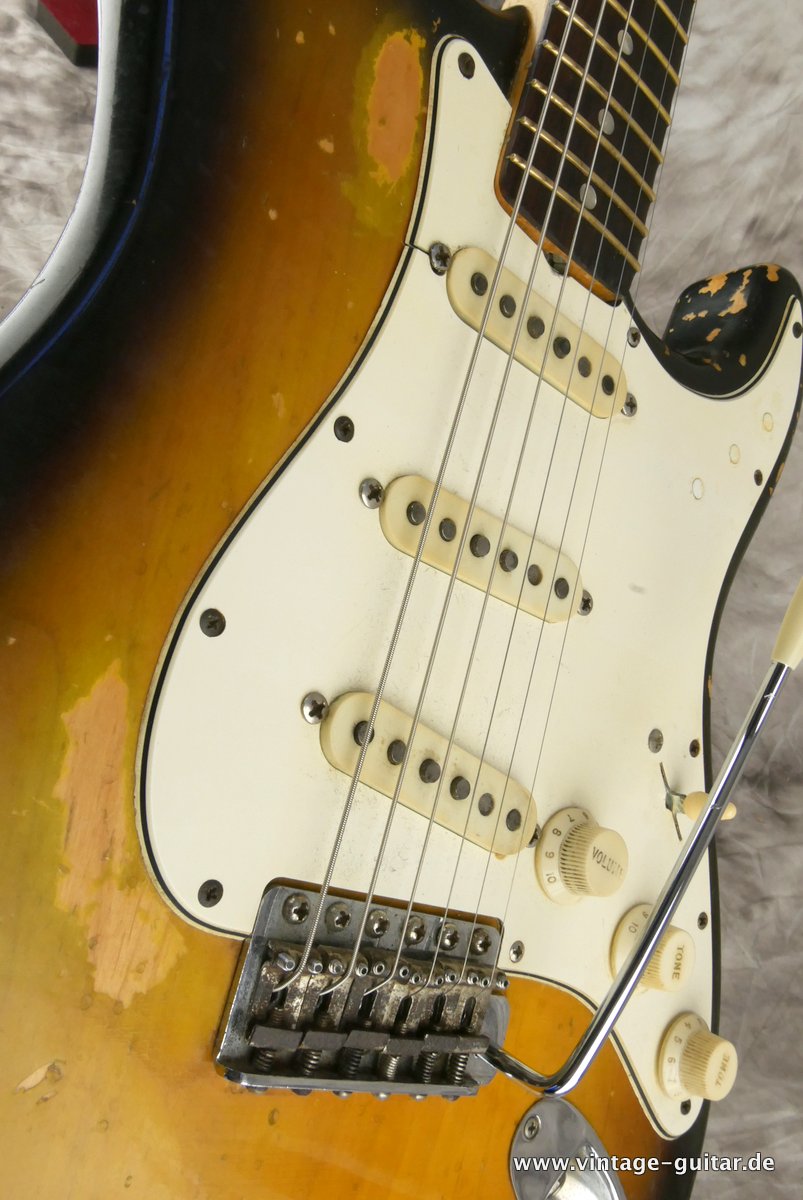 Fender-Stratocaster-1967-sunburst-016.JPG