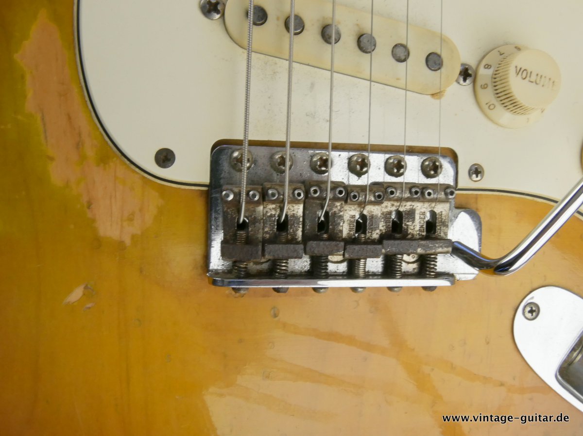 Fender-Stratocaster-1967-sunburst-017.JPG