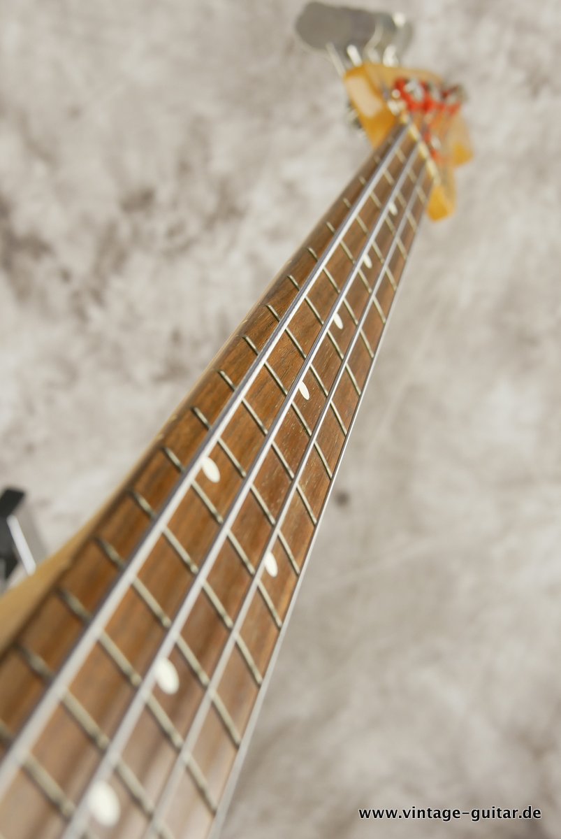 Squier-JV-Jazz-Bass-1982-domestic-007.JPG