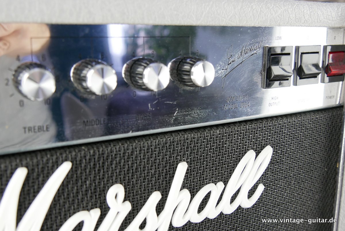 img/vintage/3435/Marshall_Silver_Jubilee_JCM_800_2554_1987-006.JPG