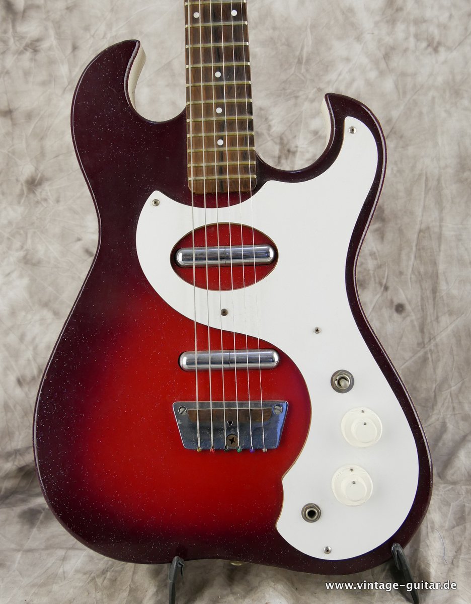 Danelectro-Silvertone-1963-modell-1457-002.JPG