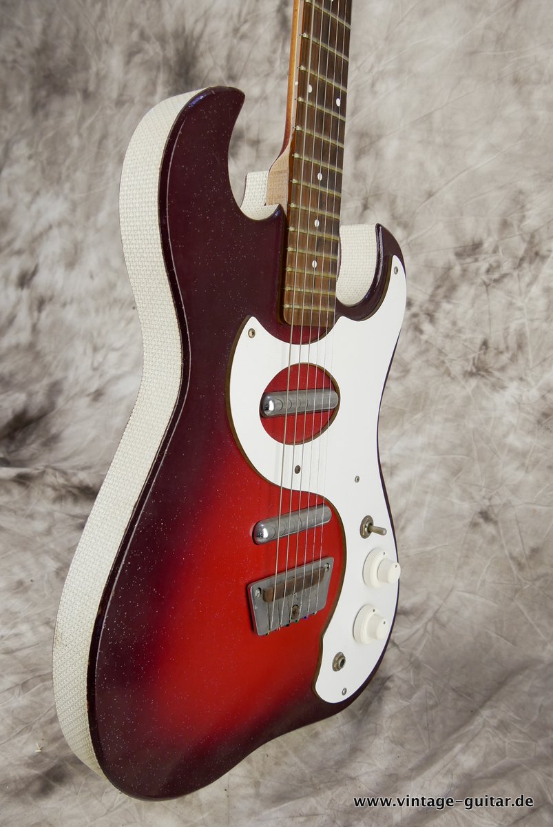 Danelectro-Silvertone-1963-modell-1457-005.JPG