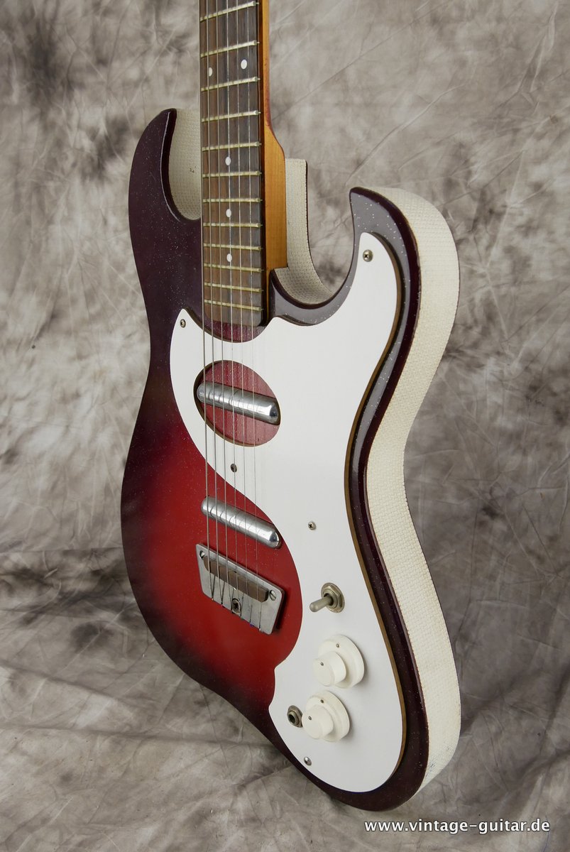 Danelectro-Silvertone-1963-modell-1457-006.JPG