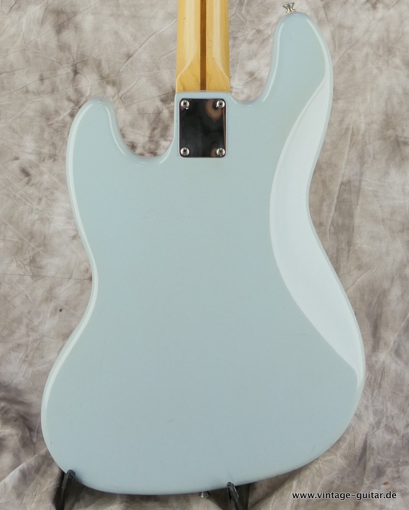 img/vintage/3448/Fender_Jazz_Bass_Sonic_Blue_2003-004.JPG