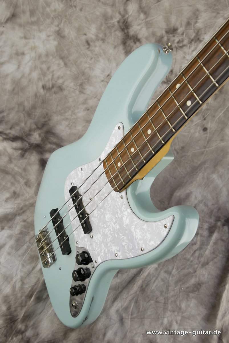 Fender_Jazz_Bass_Sonic_Blue_2003-010.JPG