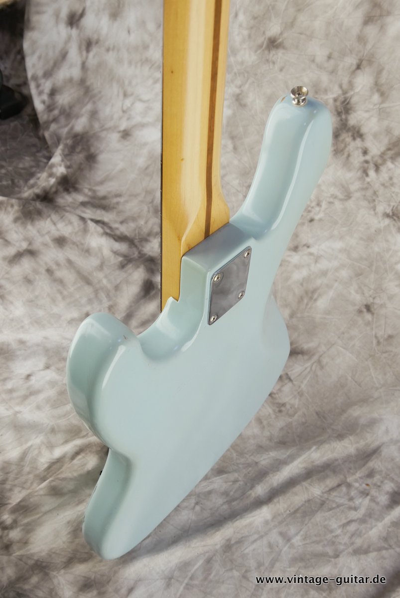 Fender_Jazz_Bass_Sonic_Blue_2003-012.JPG