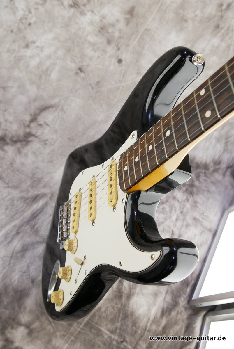 Fender_Stratocaster_MIJ_black_1985-006.JPG
