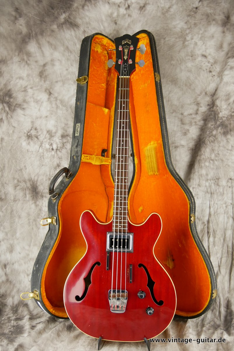 Guild-Bass-Starfire-cherry-1967-002.JPG