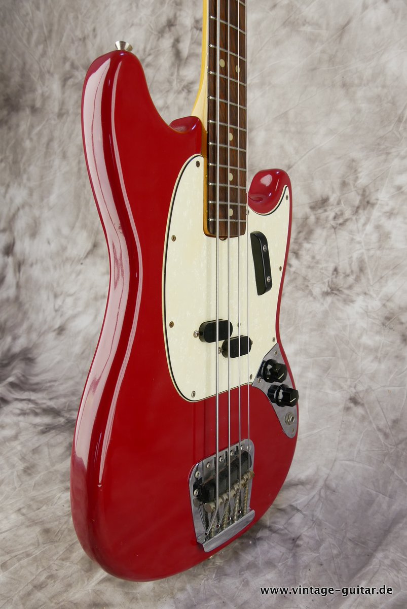 Fender-Mustang-Bass-1966-dakota-red-005.JPG