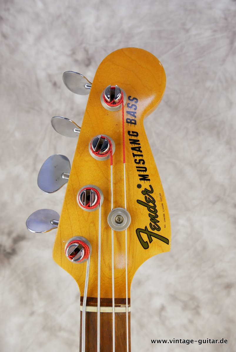 Fender-Mustang-Bass-1966-dakota-red-009.JPG