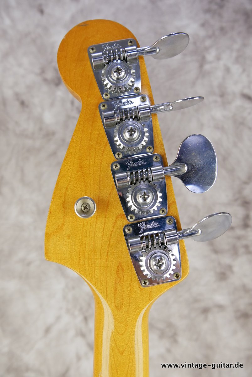 Fender-Mustang-Bass-1966-dakota-red-010.JPG