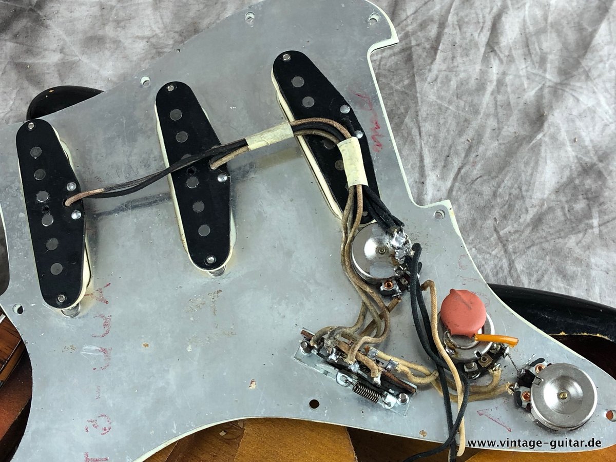 Fender-Stratocaster-1964-sunburst-022.JPG