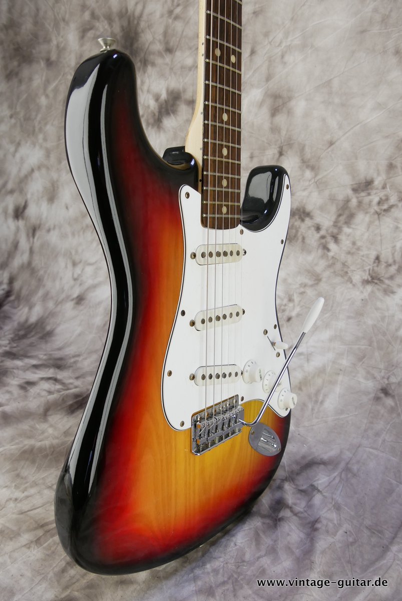 Fender-Stratocaster-1974-sunburst-005.JPG