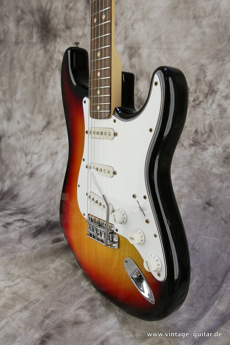 Fender-Stratocaster-1974-sunburst-006.JPG