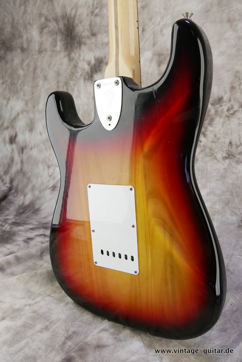 Fender-Stratocaster-1974-sunburst-008.JPG