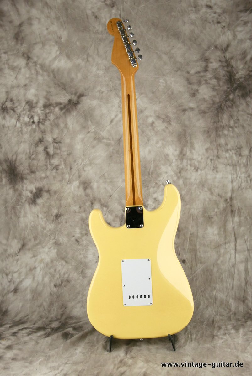 Fender-Stratocaster-California-Series-1997-003.JPG