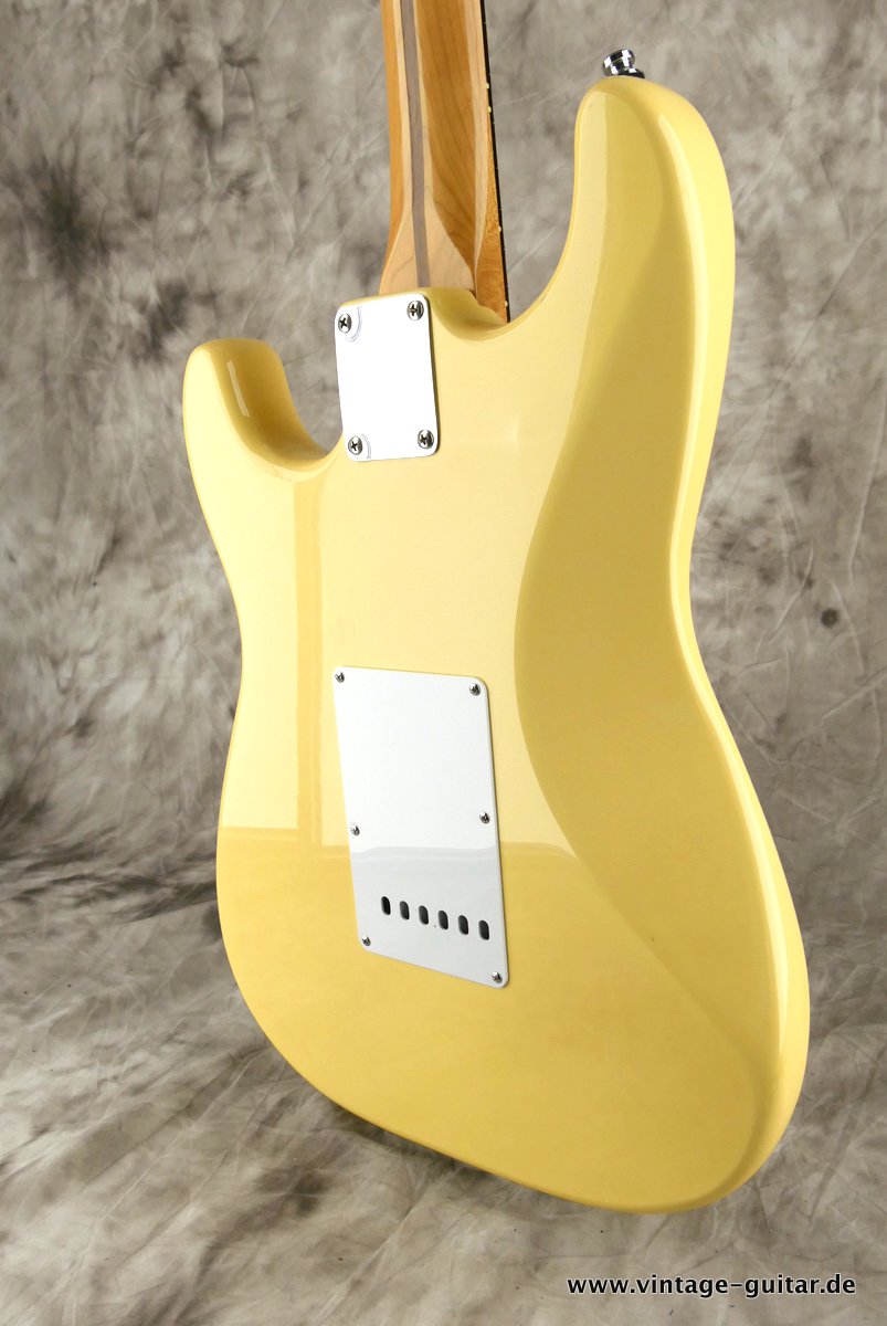 Fender-Stratocaster-California-Series-1997-008.JPG